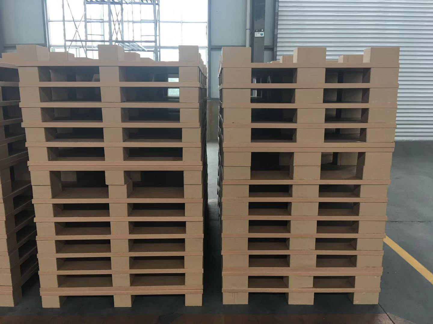 蜂窩紙板的夾層結(jié)構(gòu)是什么？